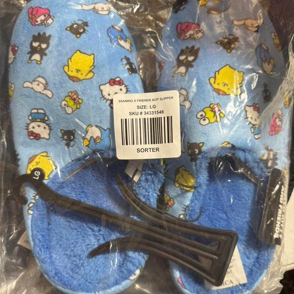 Sanrio friends‎ Hello Kitty slippers Women's Size 9-11 NWT